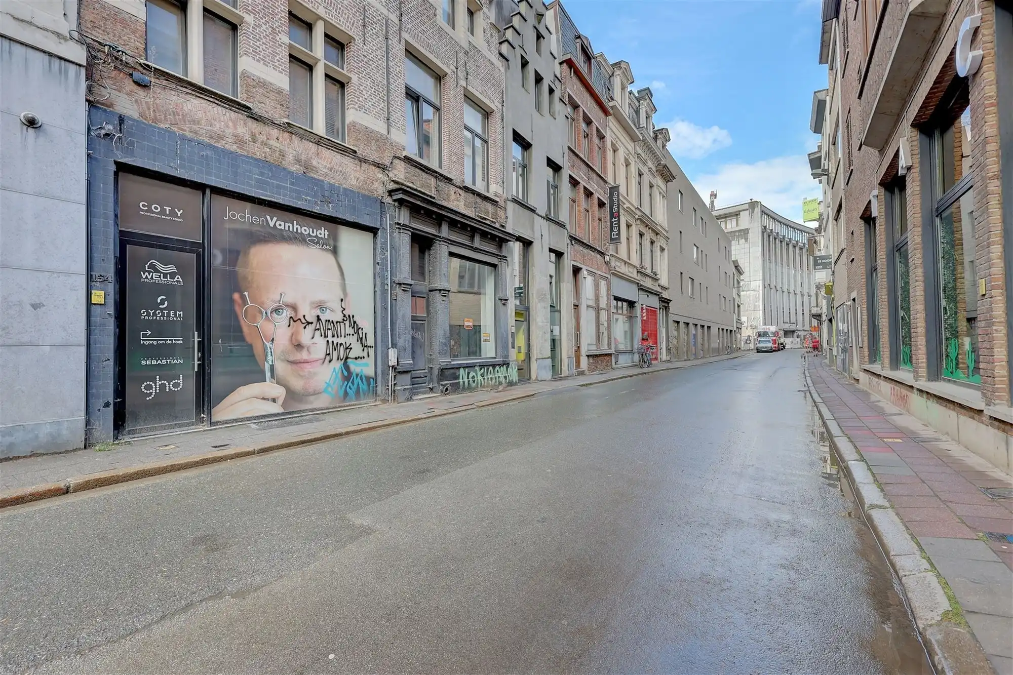 Handelspand op uitstekende ligging in de Jezusstraat te huur foto 14