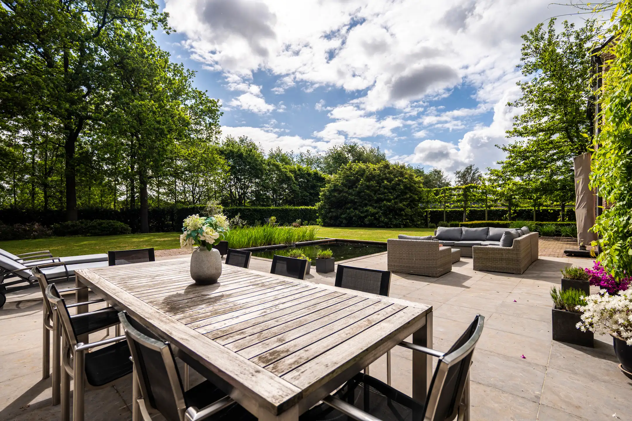 Instapklare villa met 4 slpks en binnenzwembad op 2232m² foto 24
