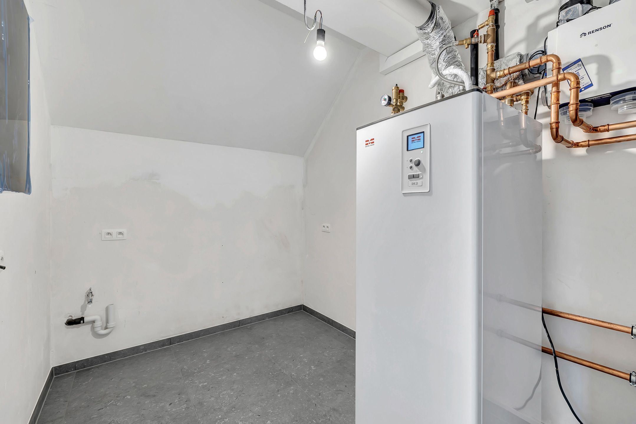 Uniek duplex appartement met twee slaapkamers foto 18