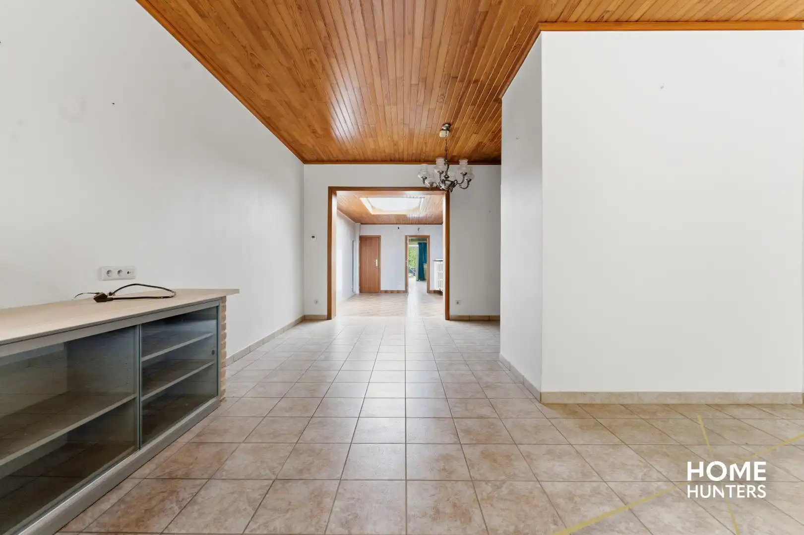 Te renoveren woning met 3 slaapkamers en gigantische tuin in Aalbeke foto 6