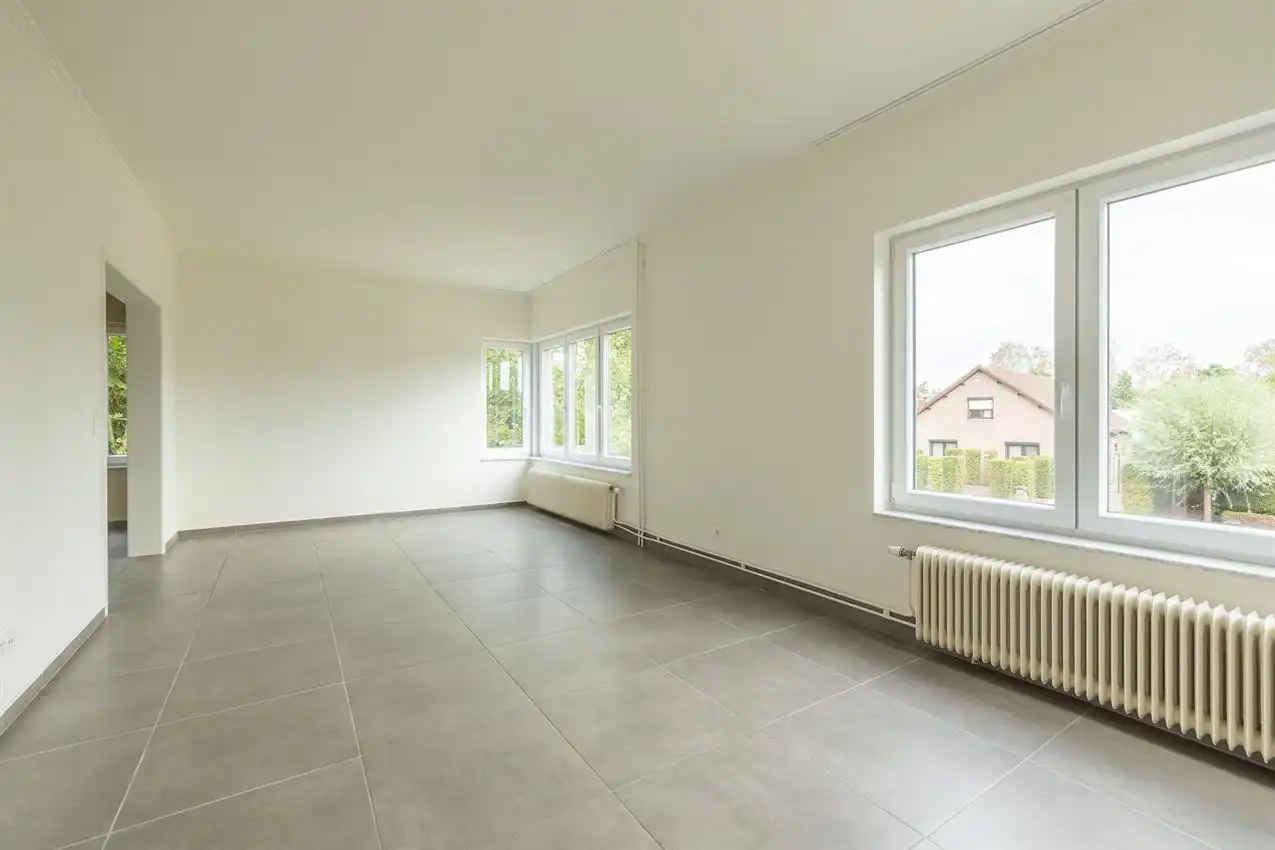 Volledig gerenoveerde woning met 3 slpk., veranda en magnifiek zicht vandaaruit foto 4