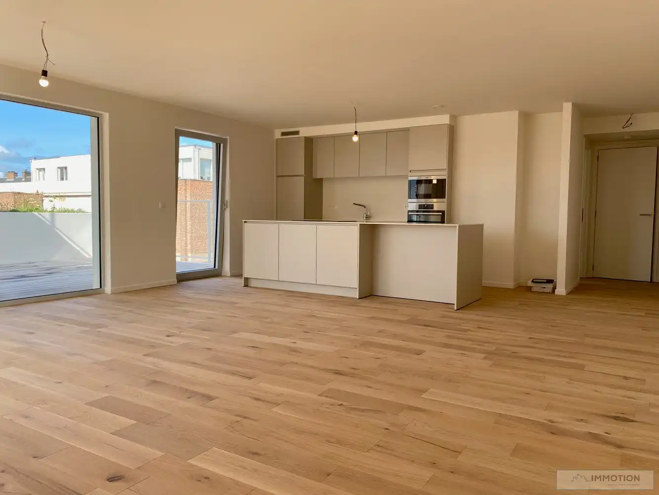 Prachtig appartement te huur in centrum Kortrijk - mét parking en kelder foto 2