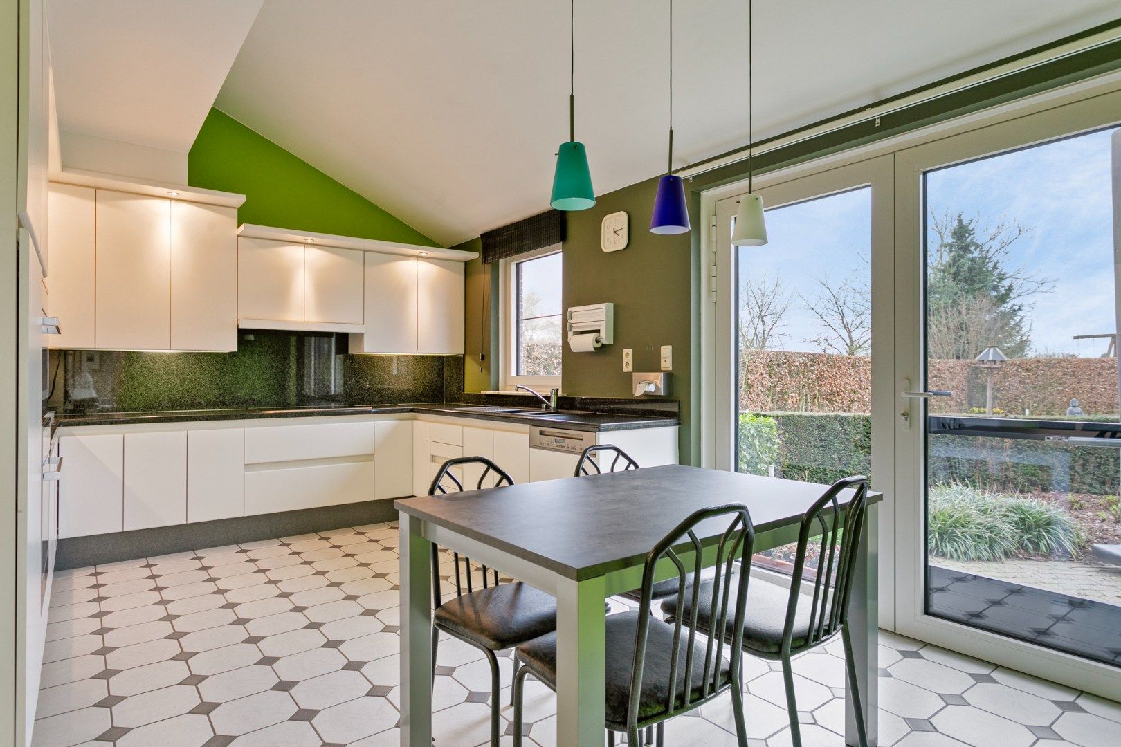 Villa met 4 slaapkamers en ruime tuin in Tienen! - bewoonbare opp. 246m² -  EPC 197 kWh/m² foto 10