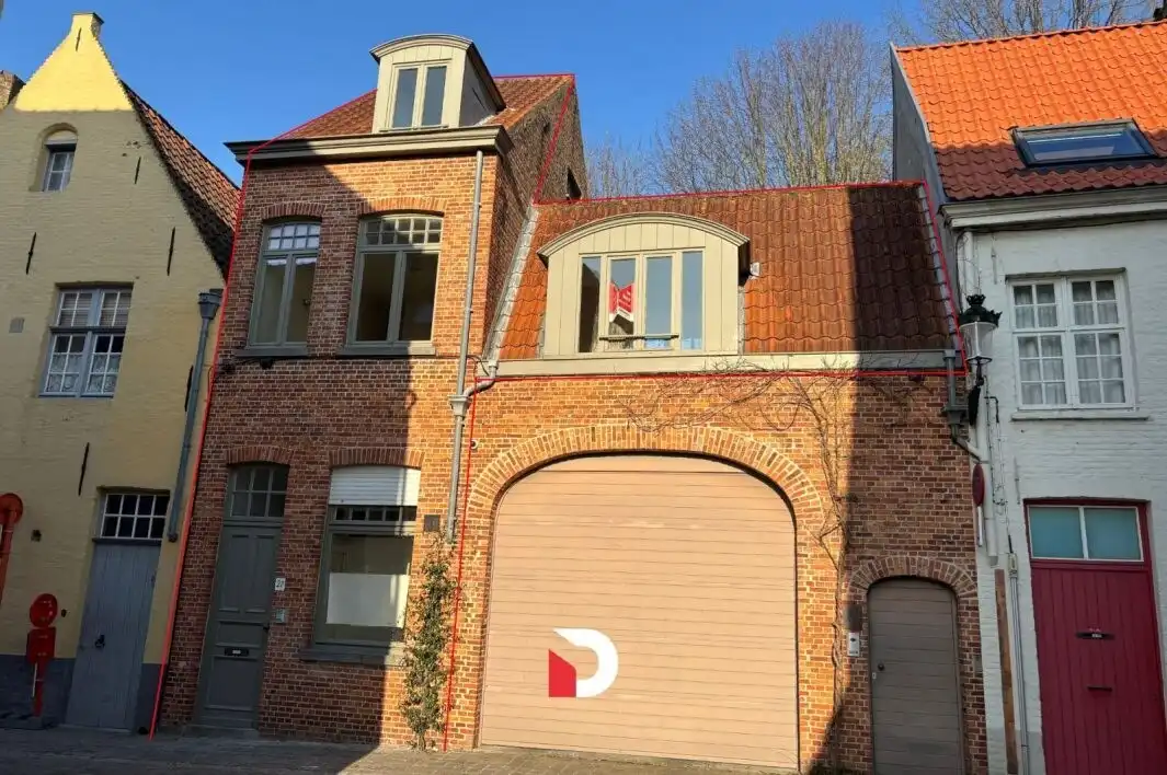 Gezellige gerenoveerde stadswoning met 2 slaapkamers foto {{pictureIndex}}