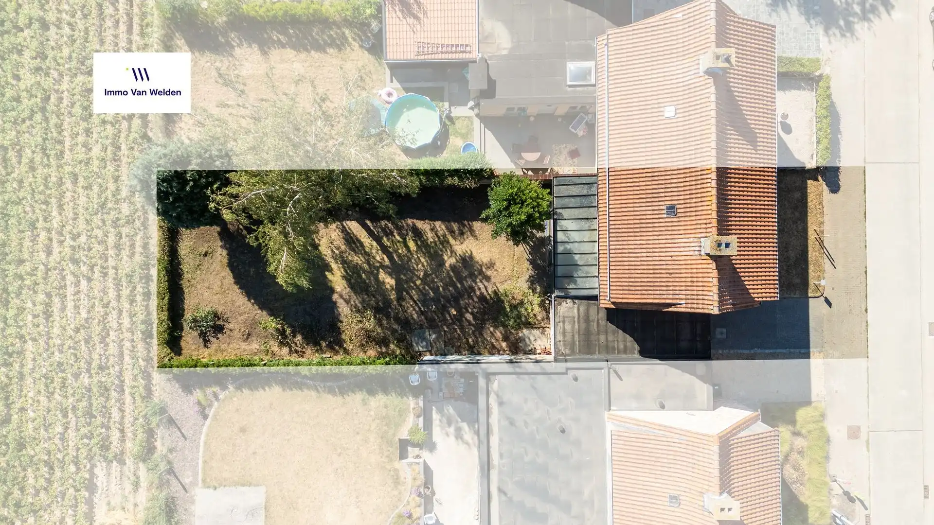 Te renoveren halfopen woning met garage en tuin in landelijke omgeving te Wortegem-Petegem. foto 3