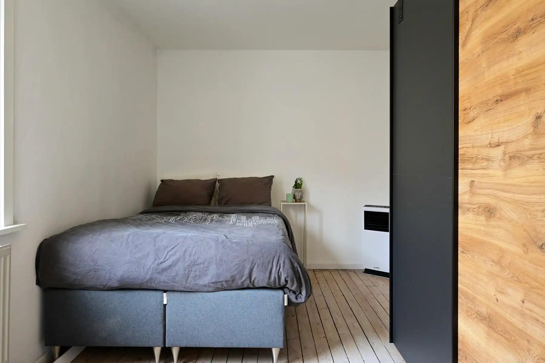 Ruim gerenoveerd herenhuis in Oostende. foto 11