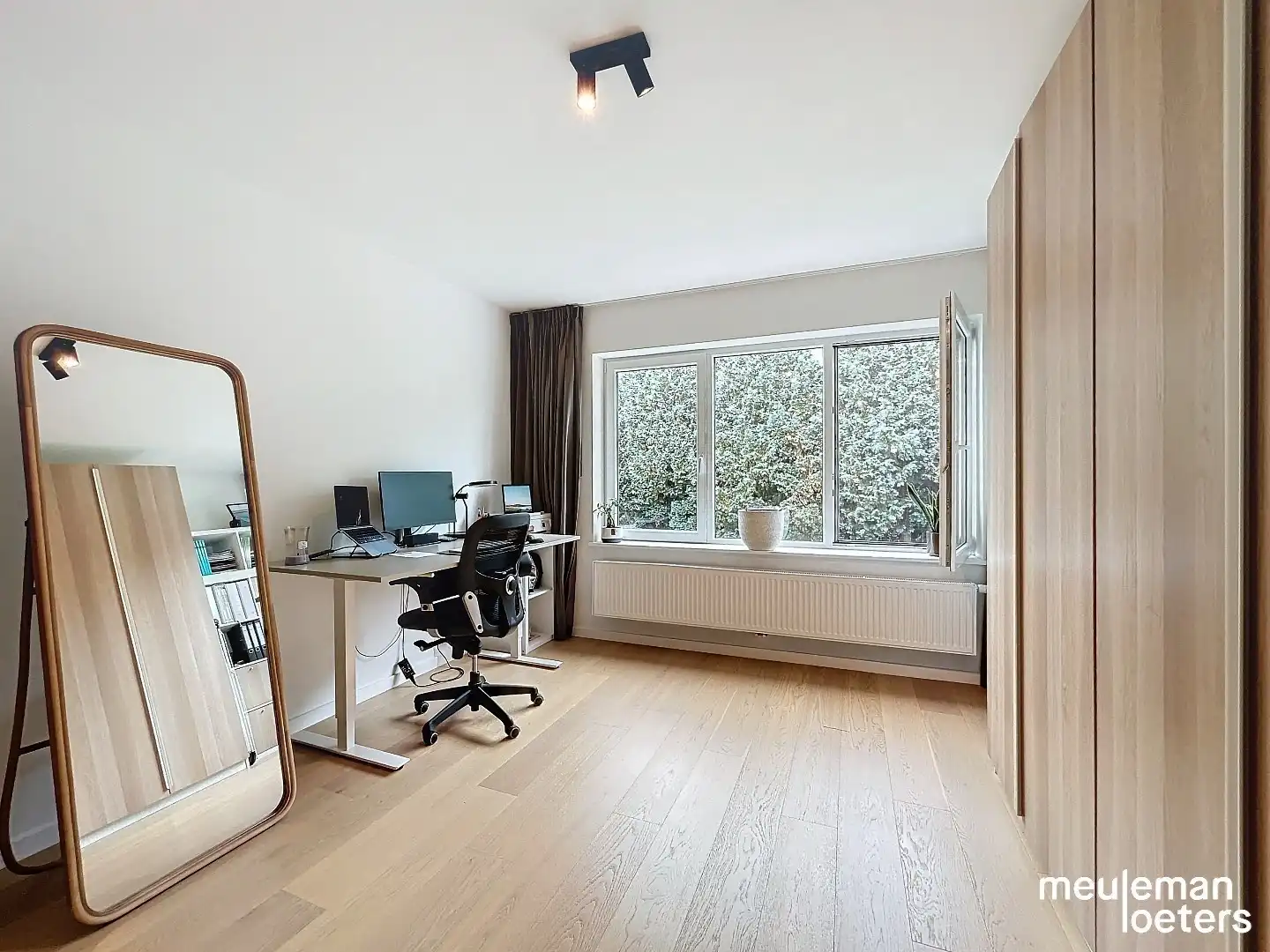 Ruim en lichtrijk tweeslaapkamer appartement  foto 10