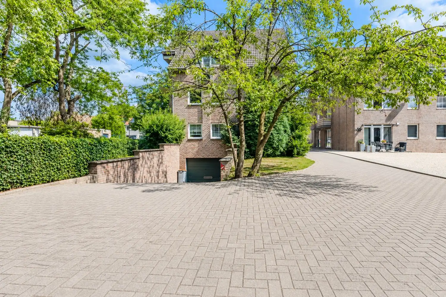 Instapklaar appartement met twee slaapkamers en ruime ondergrondse parking in Smeermaas, Lanaken. foto 23