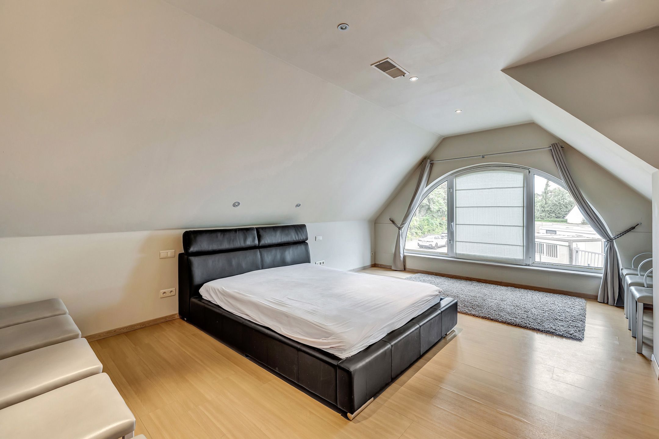 Instapklare villa in Erembodegem met hoogwaardige afwerking foto 14