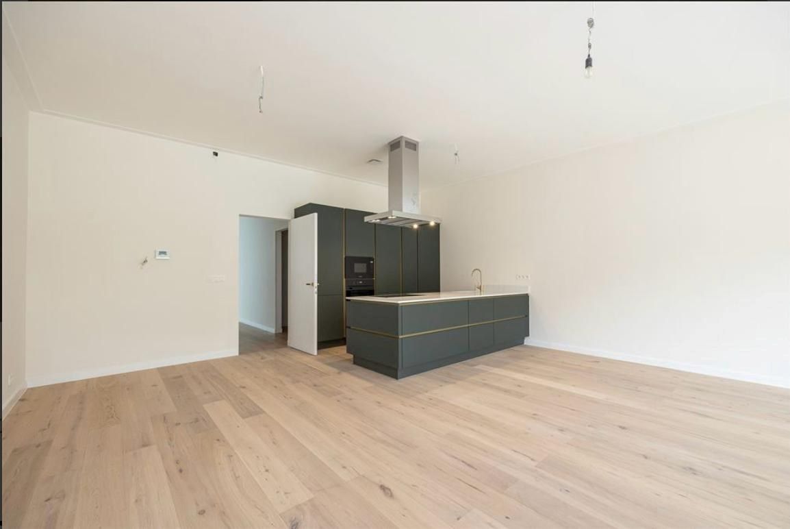 Nieuwbouwwoning met 6 slpk en grote tuin! foto 3