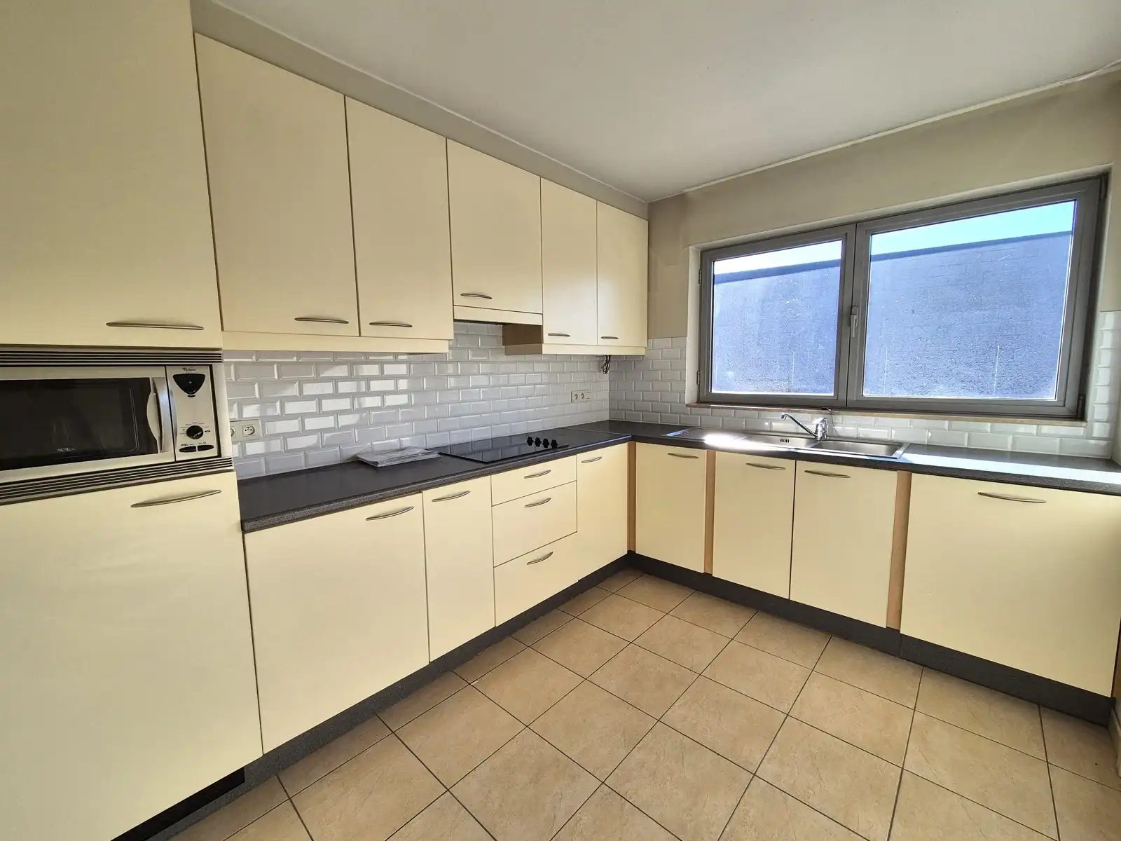 2 SLPK+bureau aan vide, geen inkijk en ruim terras op zuiden foto 2