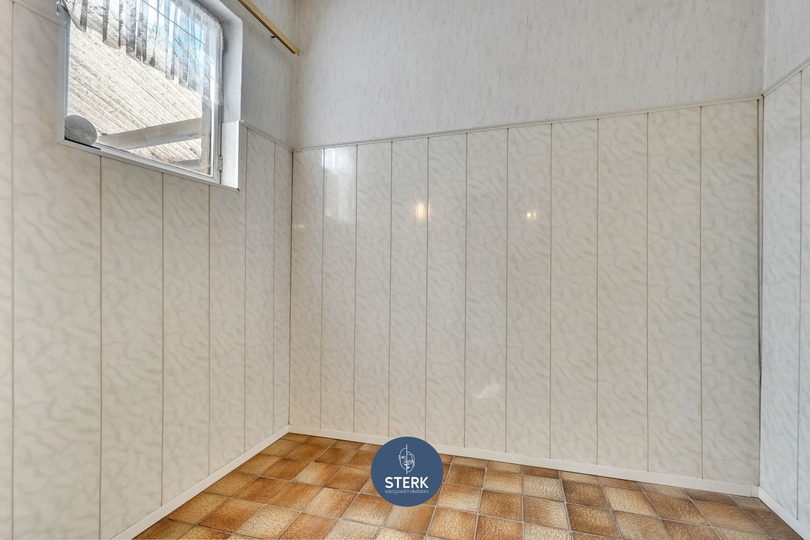 TE RENOVEREN WONING MET DIEPE TUIN OP EEN CENTRALE LOCATIE TE VELDWEZELT !   foto 9
