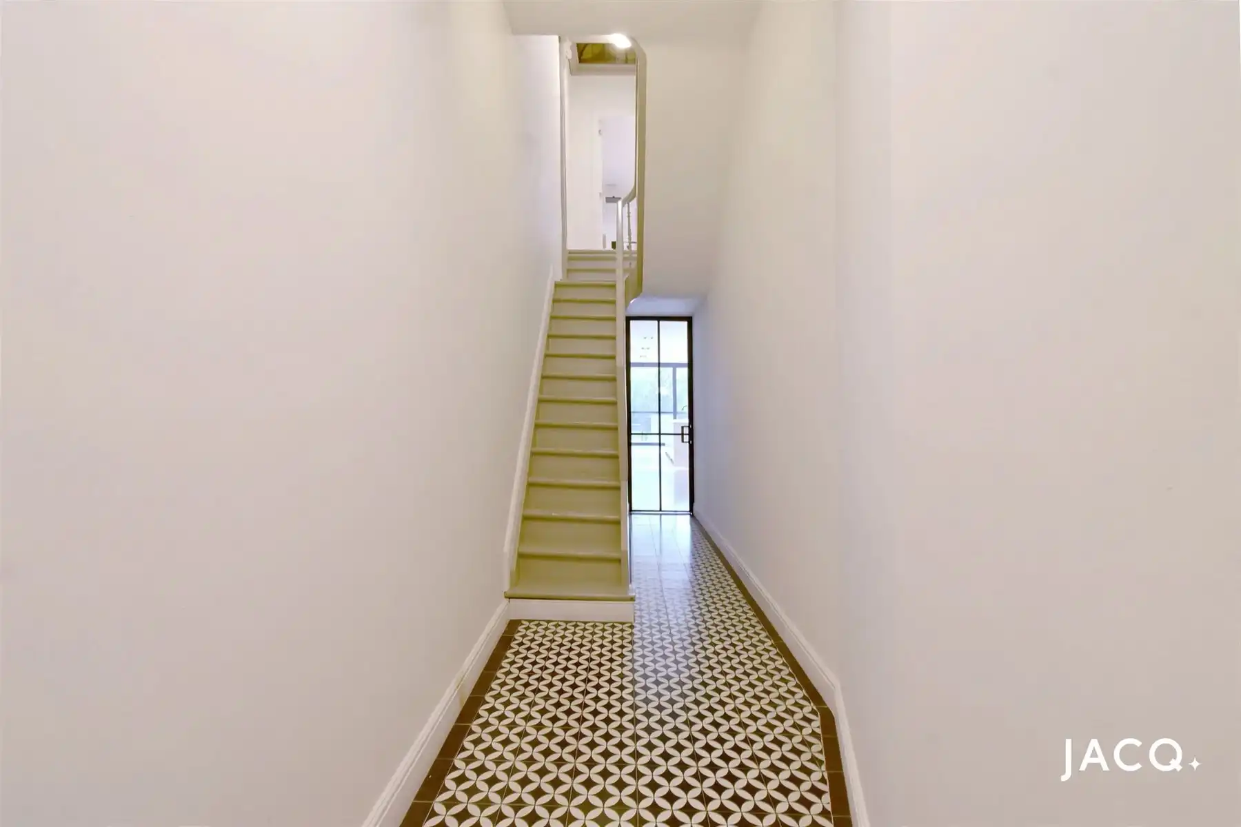 Karaktervolle, volledig gerenoveerde woning te Deurne ! foto 9