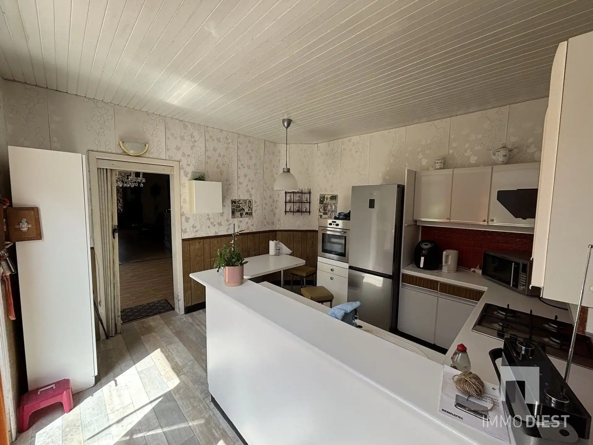 Ruime kluswoning met 3 slaapkamers, garage en tuin foto 7