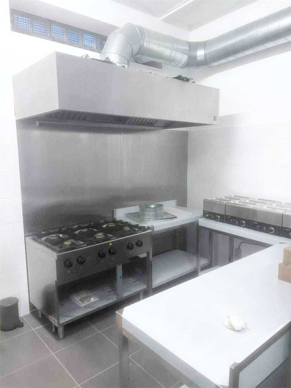 COMMERCIEEL GELIJKVLOERS HALLE BEESTENMARKT foto 7