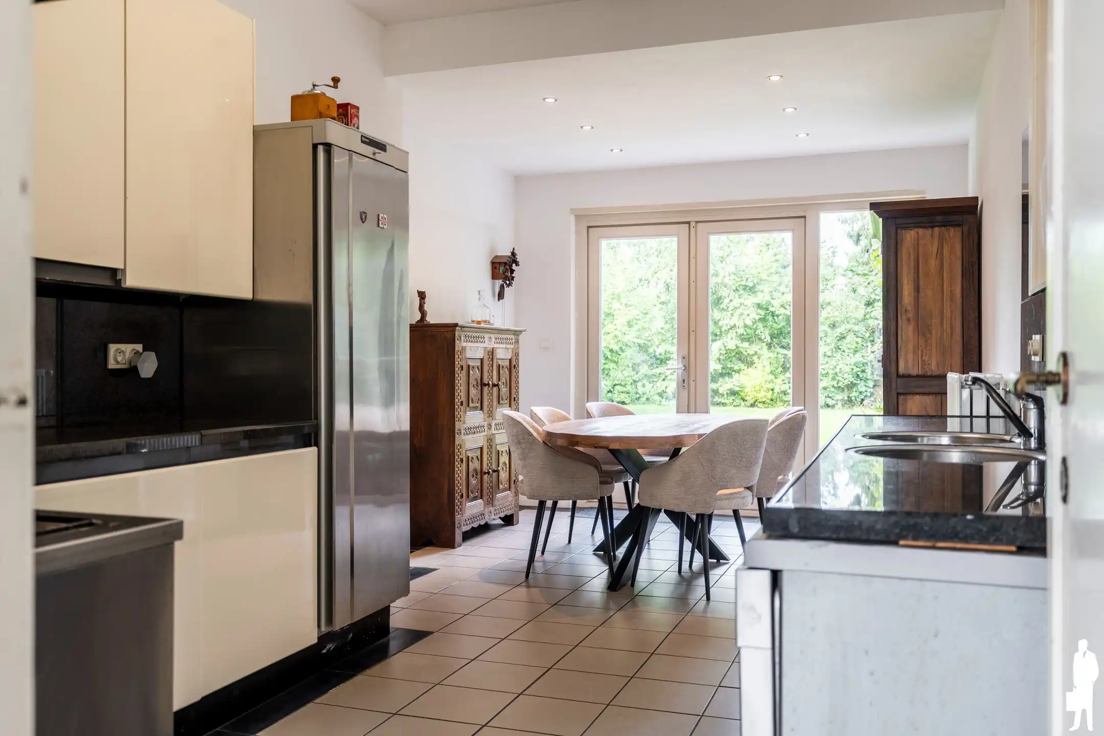 Unieke, lichtrijke woning met 4 slpk. en natuurtuin op 799m² foto 9