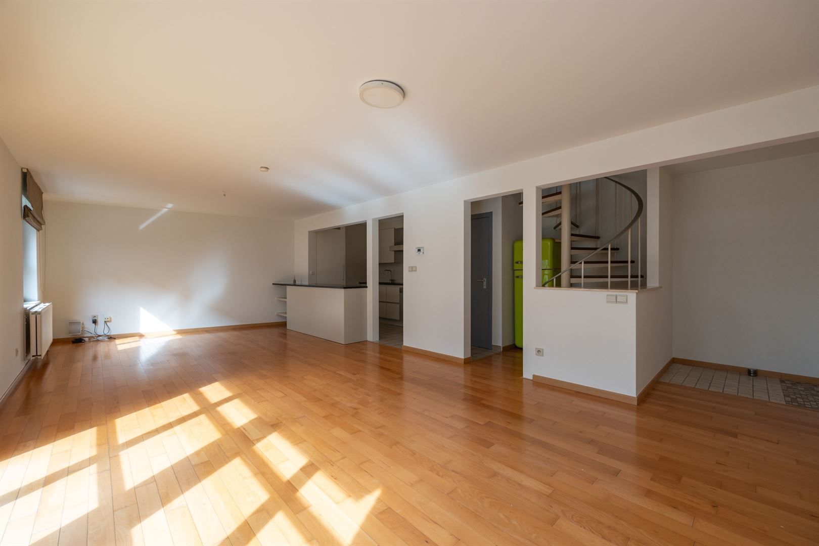 Duplex appartement met 2 slaapkamers gelegen in een uniek historisch pand te Antwerpen centrum. foto 4