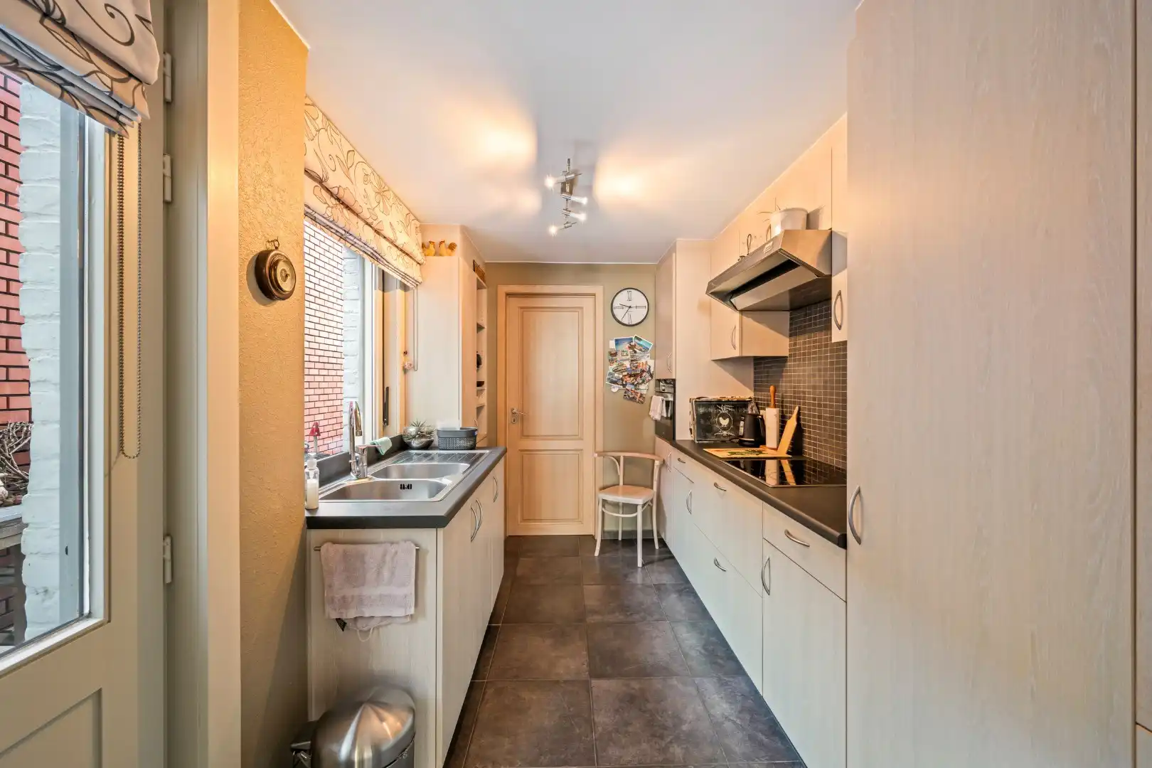 Instapklare woning met 3 slaapkamers en zonnige tuin in Vlamertinge foto 5