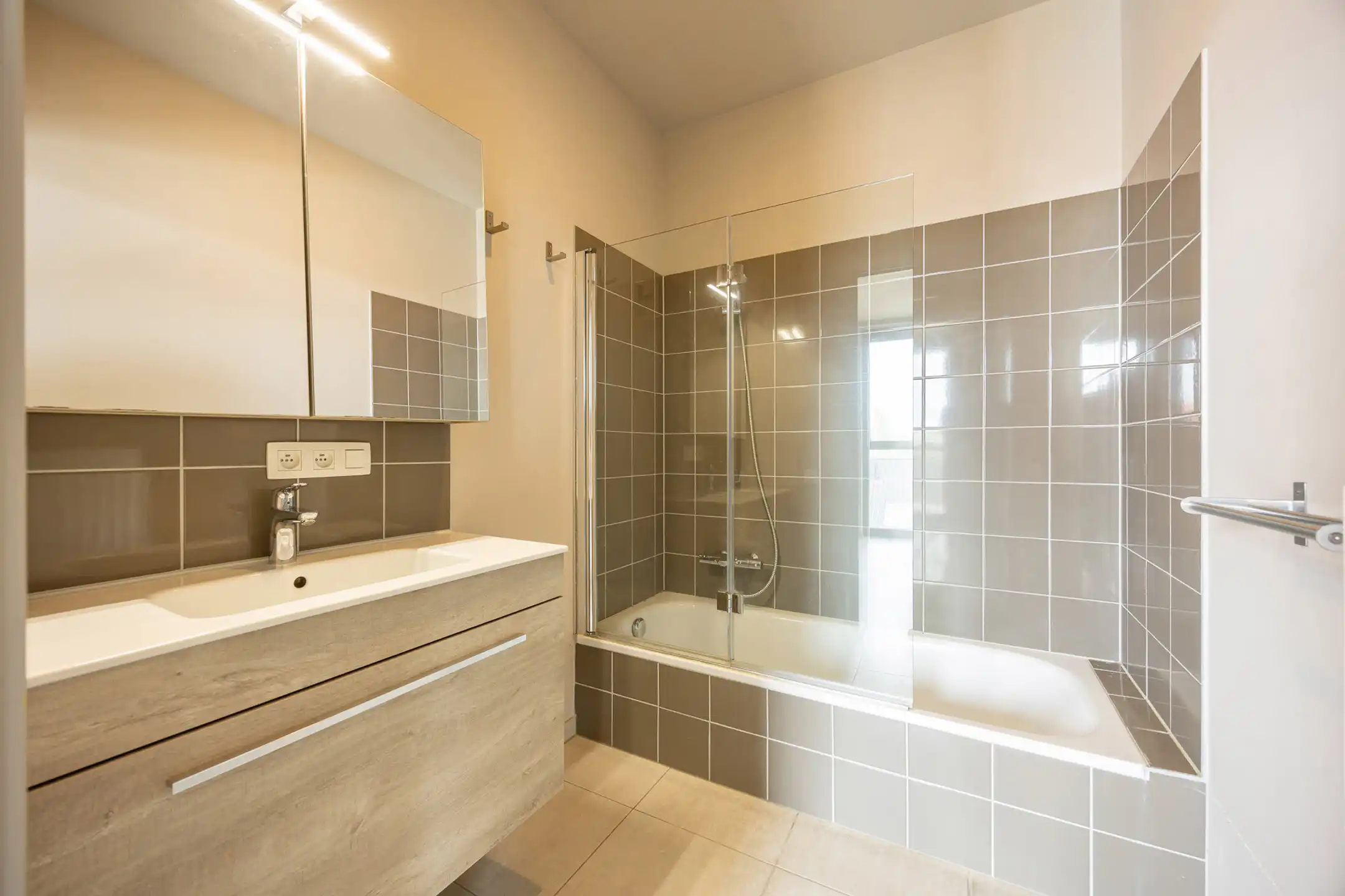 Instapklaar 1slpk app met ruim terras nabij centrum Turnhout foto 15