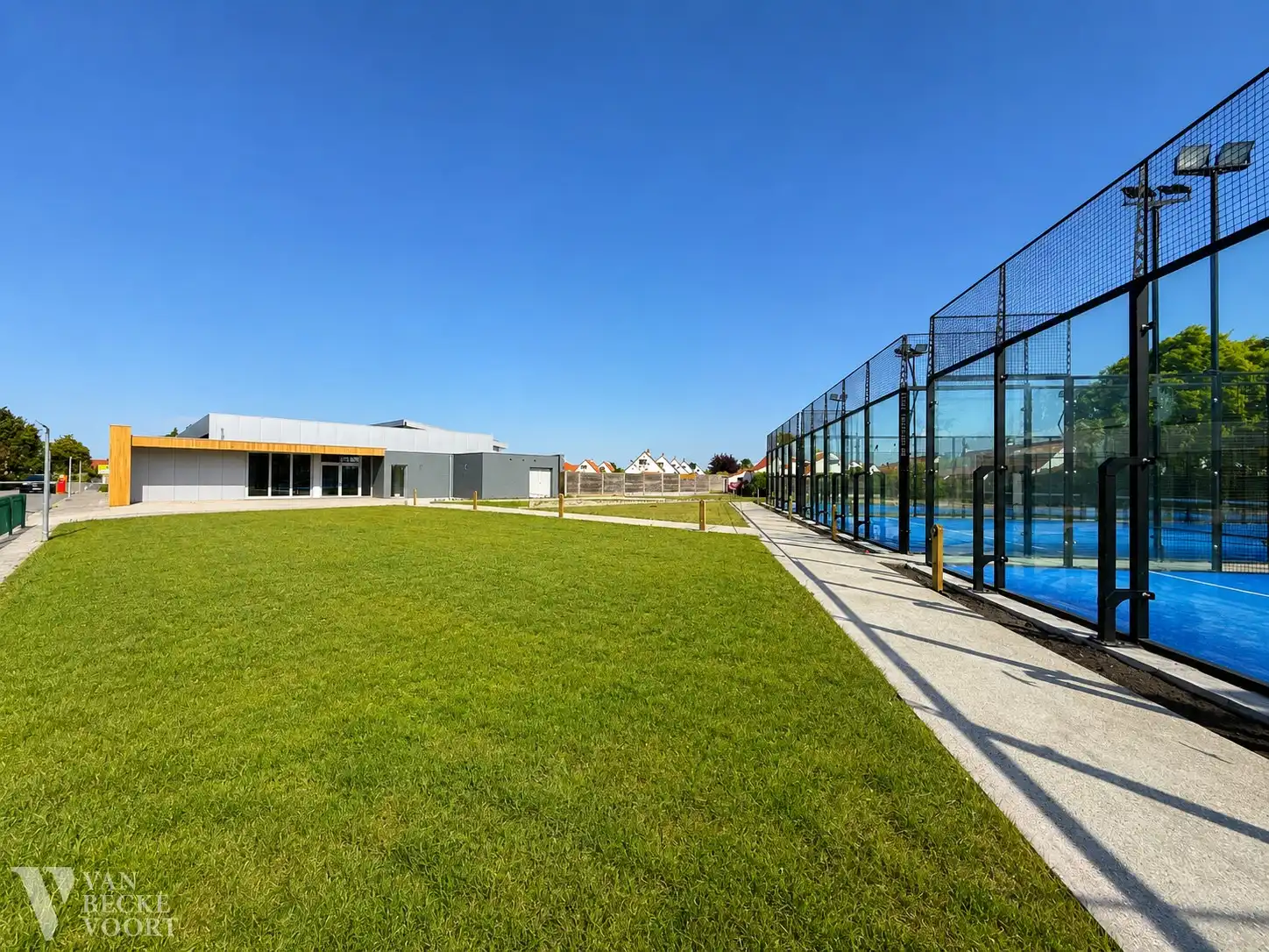 Exclusief veelzijdig padel- en horecaconcept foto {{pictureIndex}}