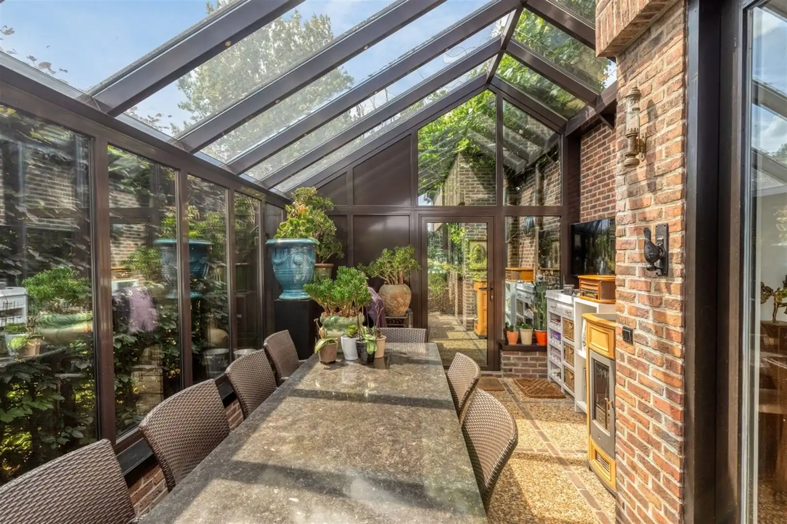 Goed onderhouden villa met prachtige tuin en adembenemende verzichten. foto 24