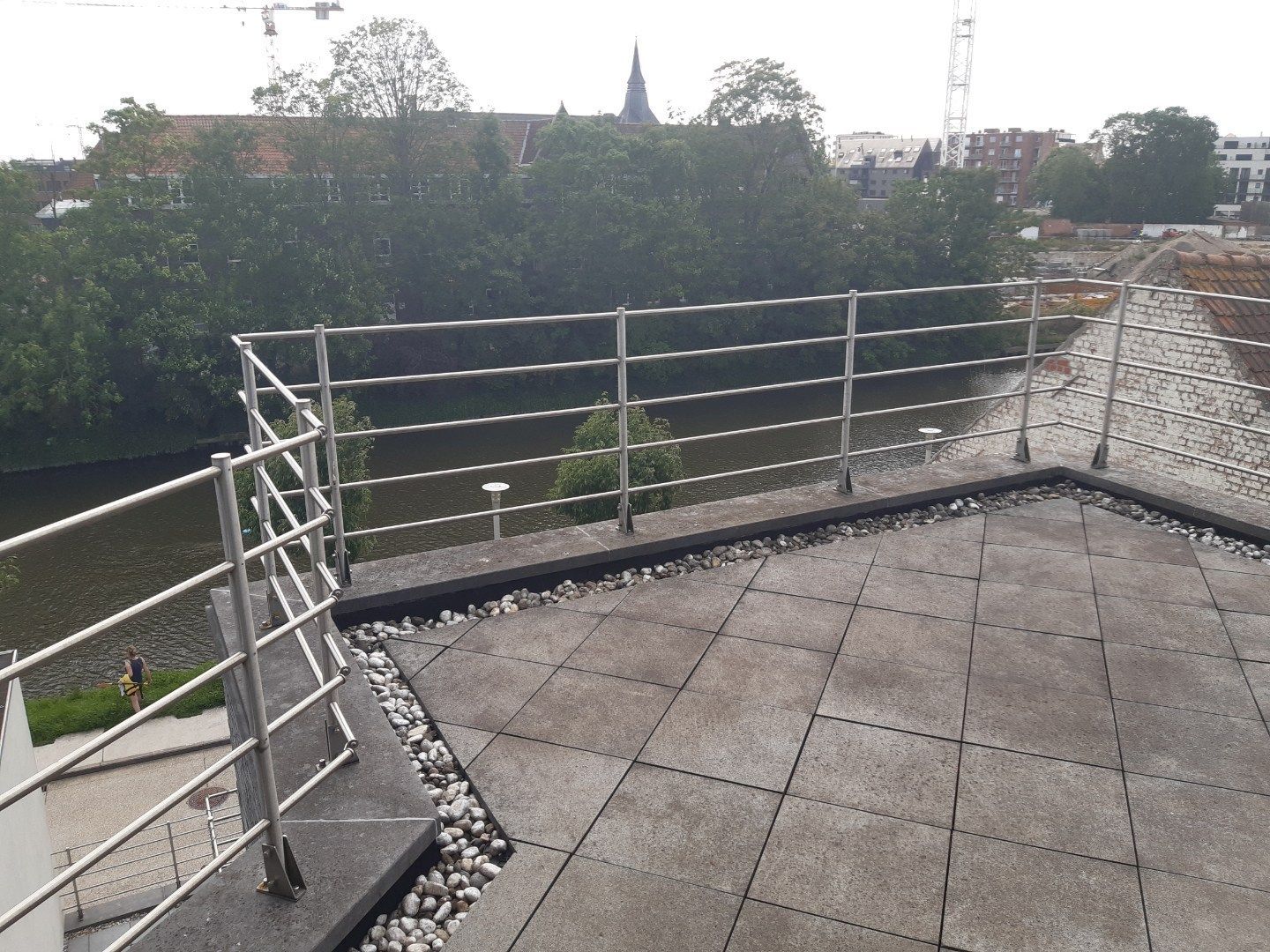 Dakappartement met aangenaam zonneterras. foto 28