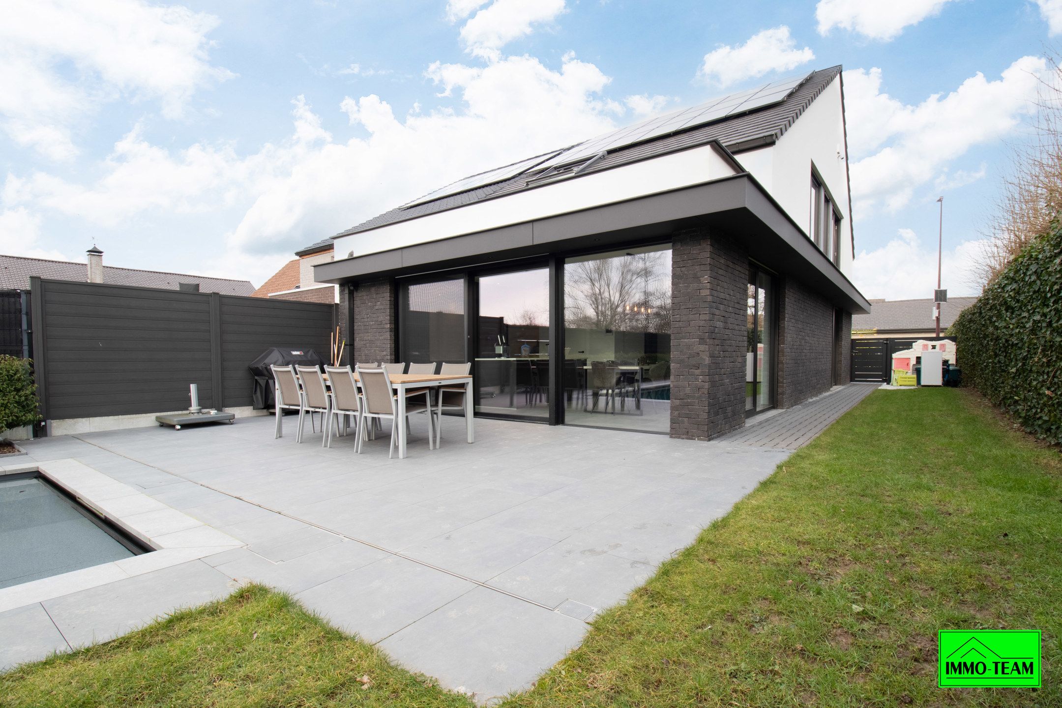 Prachtige 3-gevel villa met zwembad foto 10
