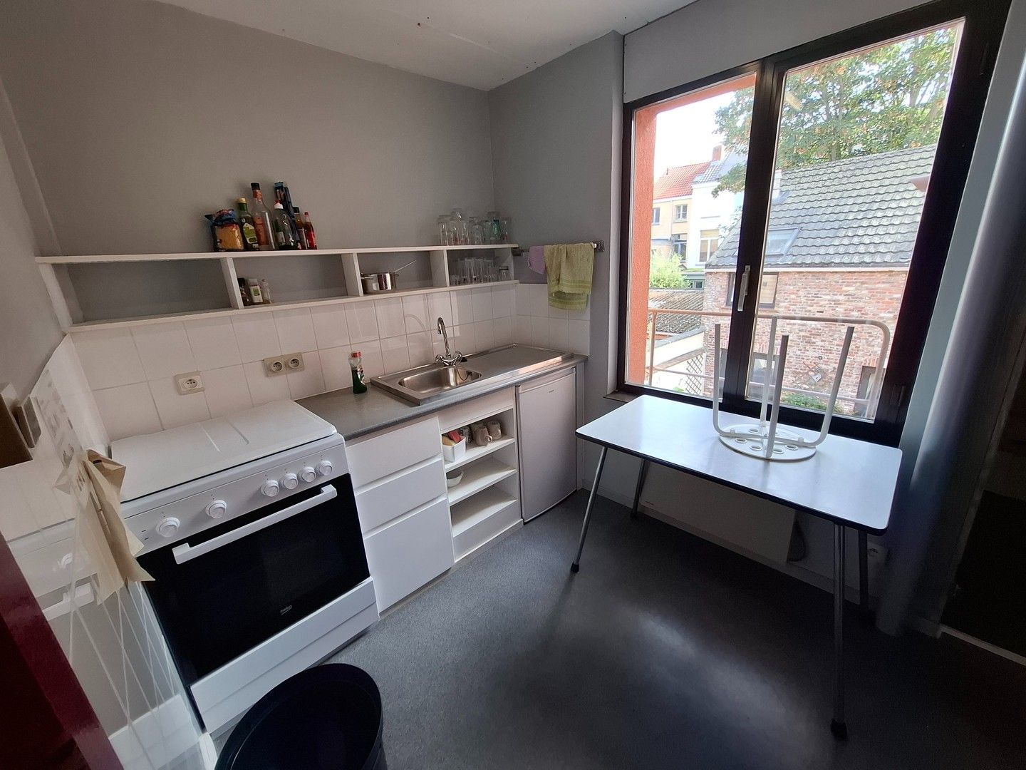 STUDENTENKAMER (geen domicilie mogelijk!) met fietsenstalling op binnenkoer. foto 27