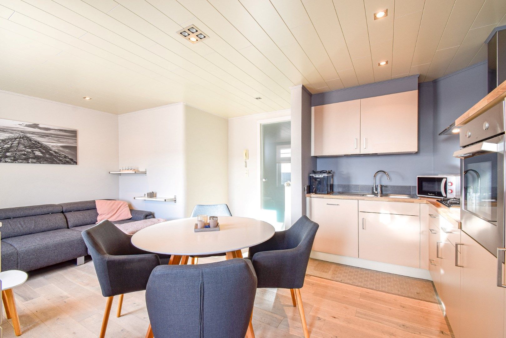 Twee-slaapkamerappartement in centrum Middelkerke foto 5