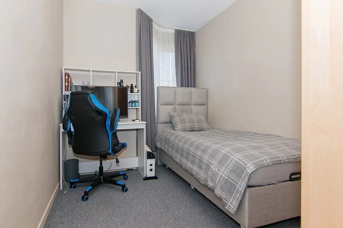 Verzorgd appartement met 2 slaapkamers,  groot terras en lift foto 24