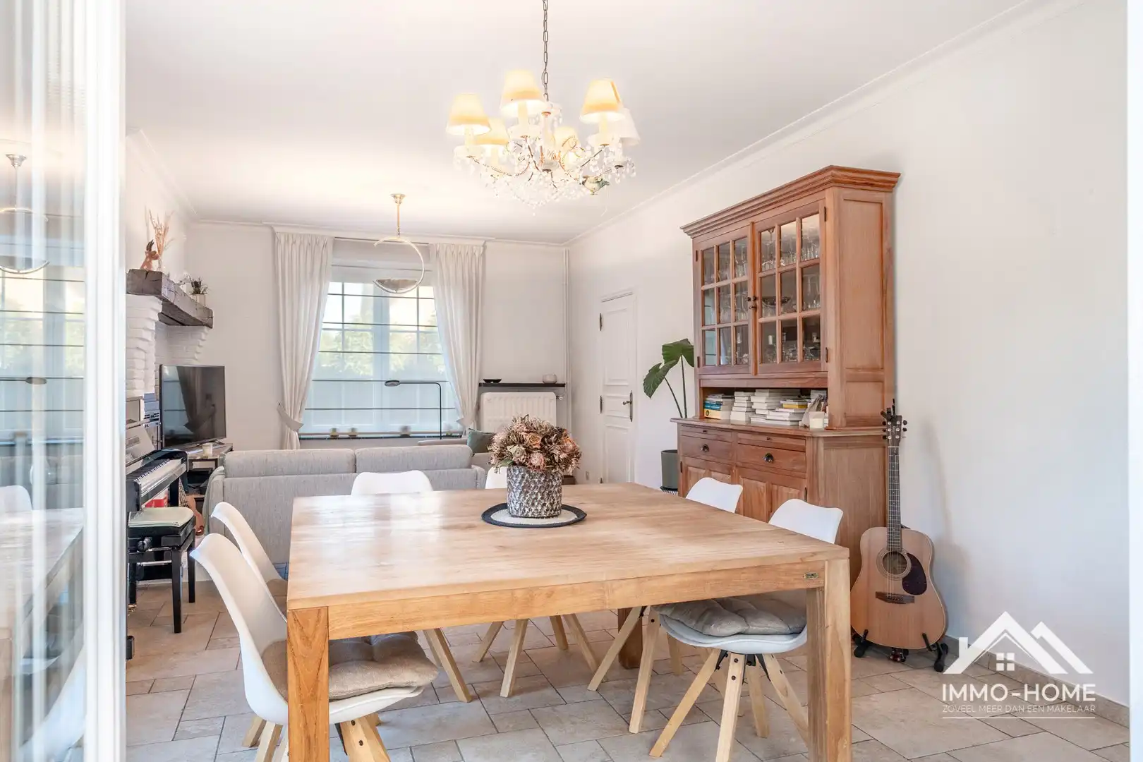 Charmante instapklare halfopen woning met ruime oprit! foto 14