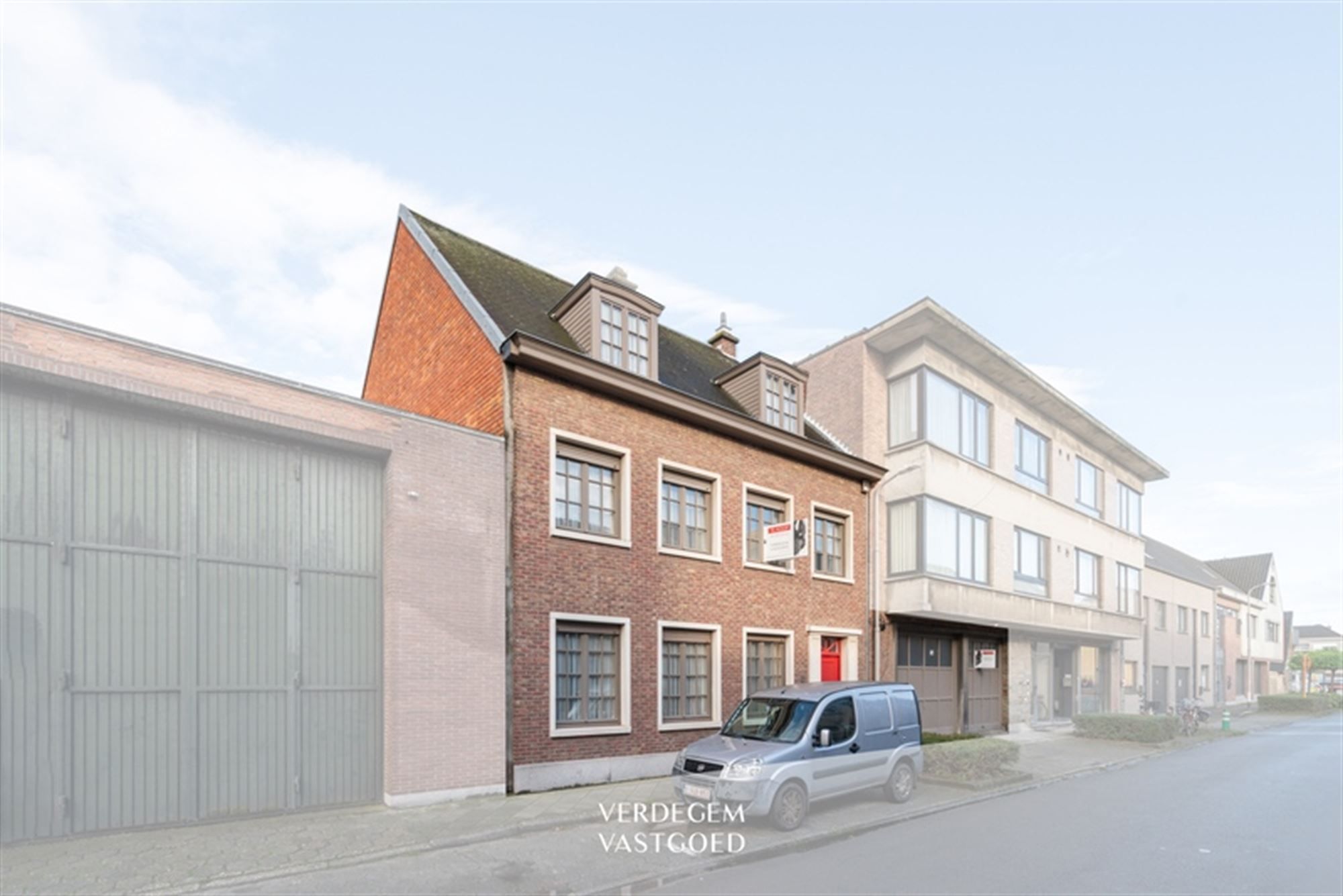 Klassevolle woning met 5 slaapkamers en giga garage / atelier foto 1