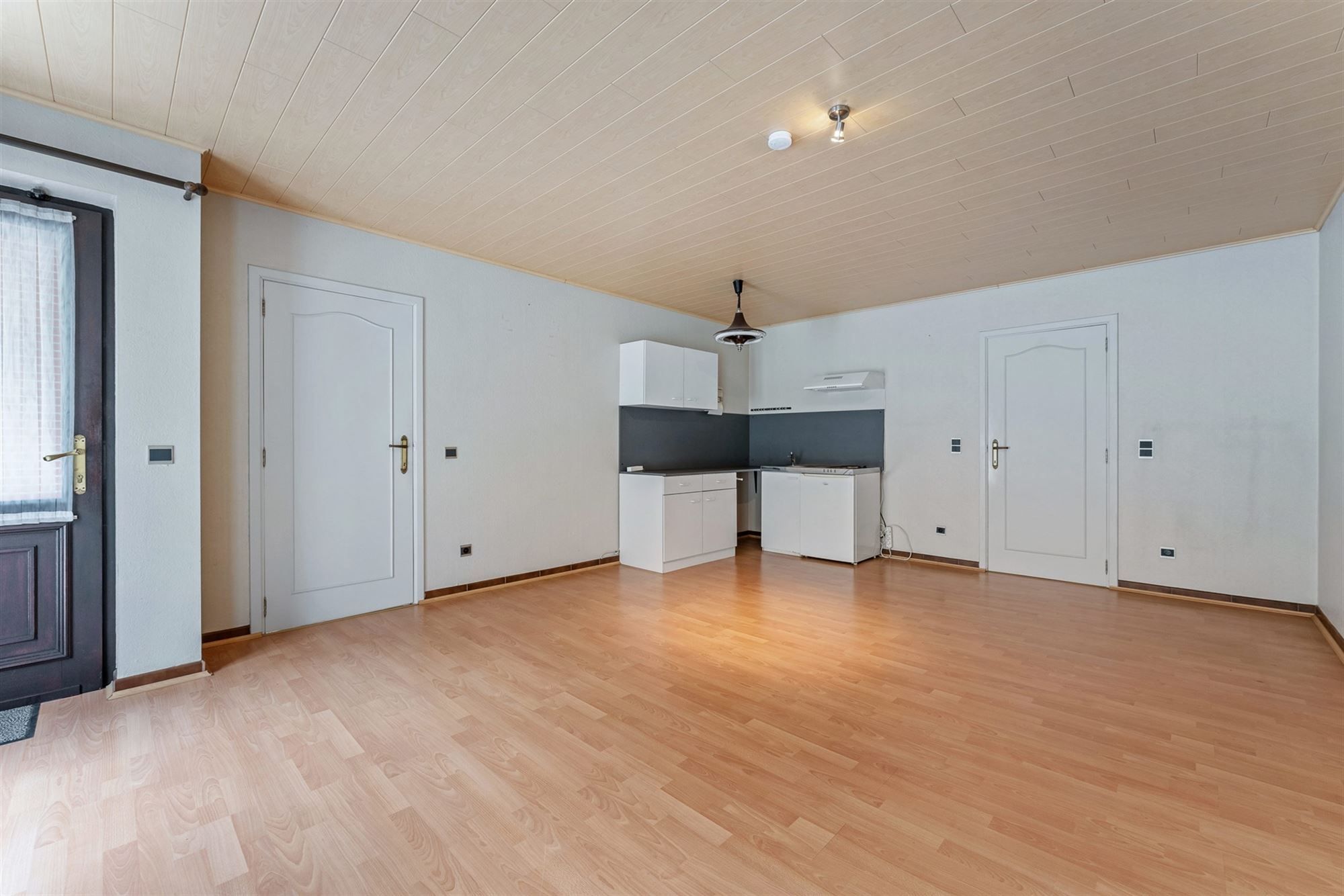 ZEER GOED ONDERHOUDEN GELIJKVLOERSE WONING MET 3 TOT 4 SLAAPKAMERS OP EEN RUIM PERCEEL VAN 10A33CA TE OOSTHAM foto 13