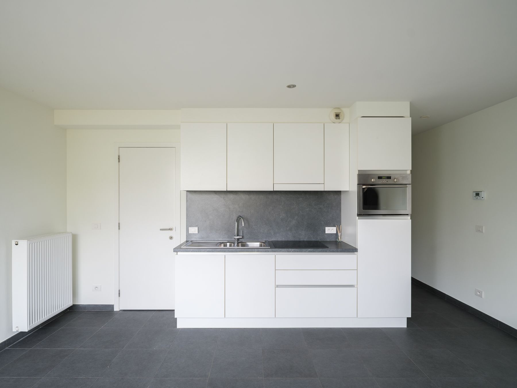 instapklare studio met tuin en terras foto 6