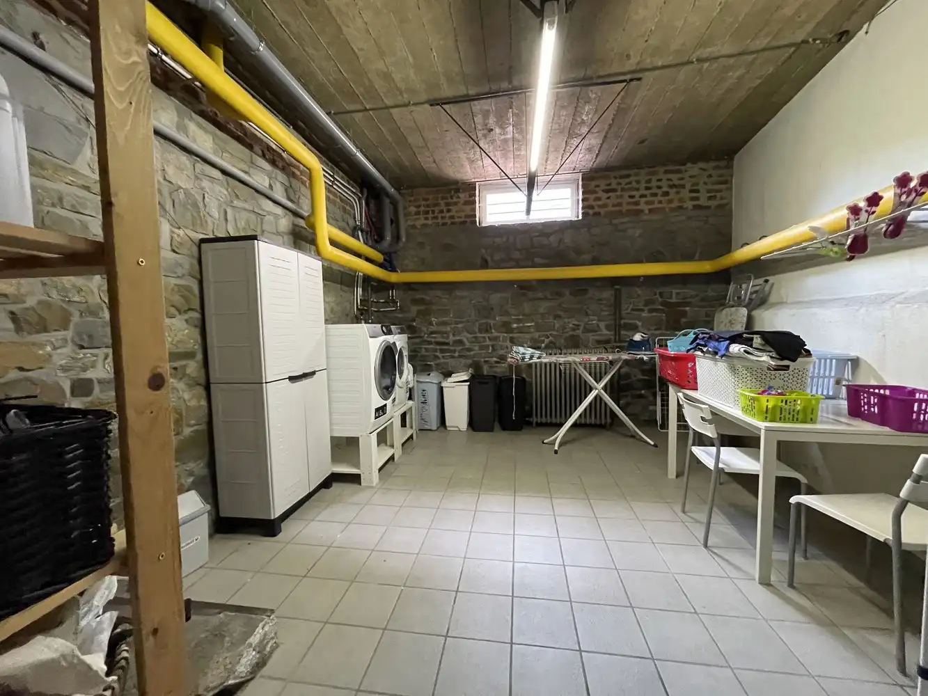 Unieke gerenoveerde woning met 5 slaapkamers en bureau foto 19