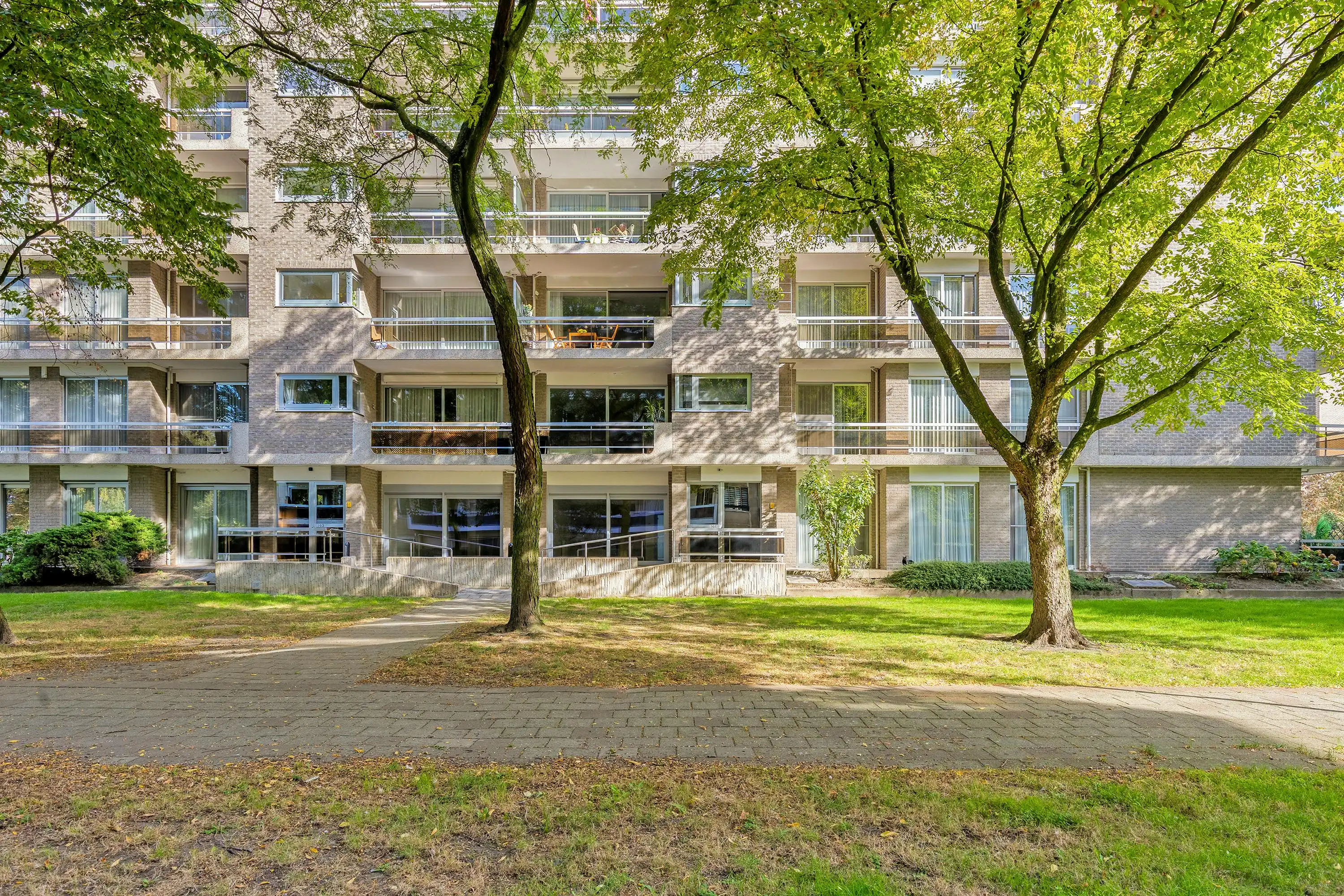 Appartement met terras te koop op het groene Linkeroever foto 26
