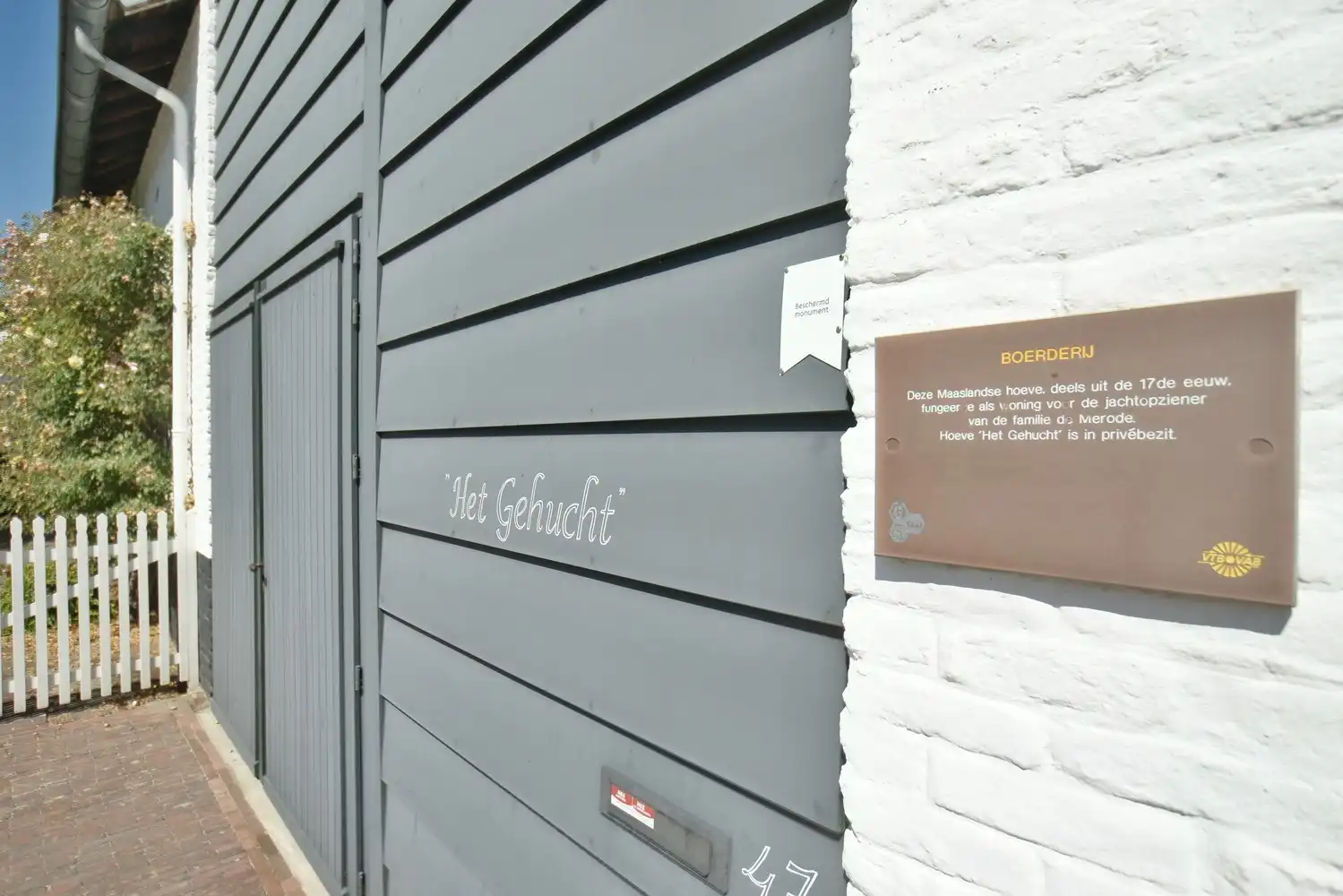 Karaktervolle hoeve met schuur, binnenkoer en prachtige tuin vlakbij Maastricht foto 5