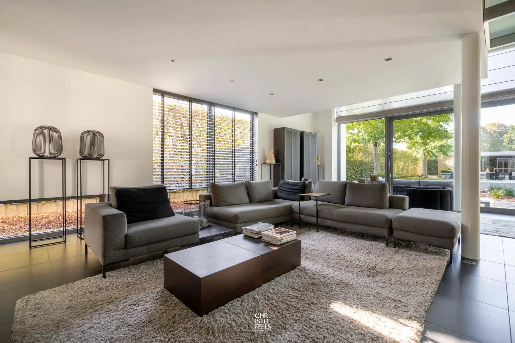 Moderne villa (374 m²) met zwembad en poolhouse op perceel van 1.039 m² foto 4