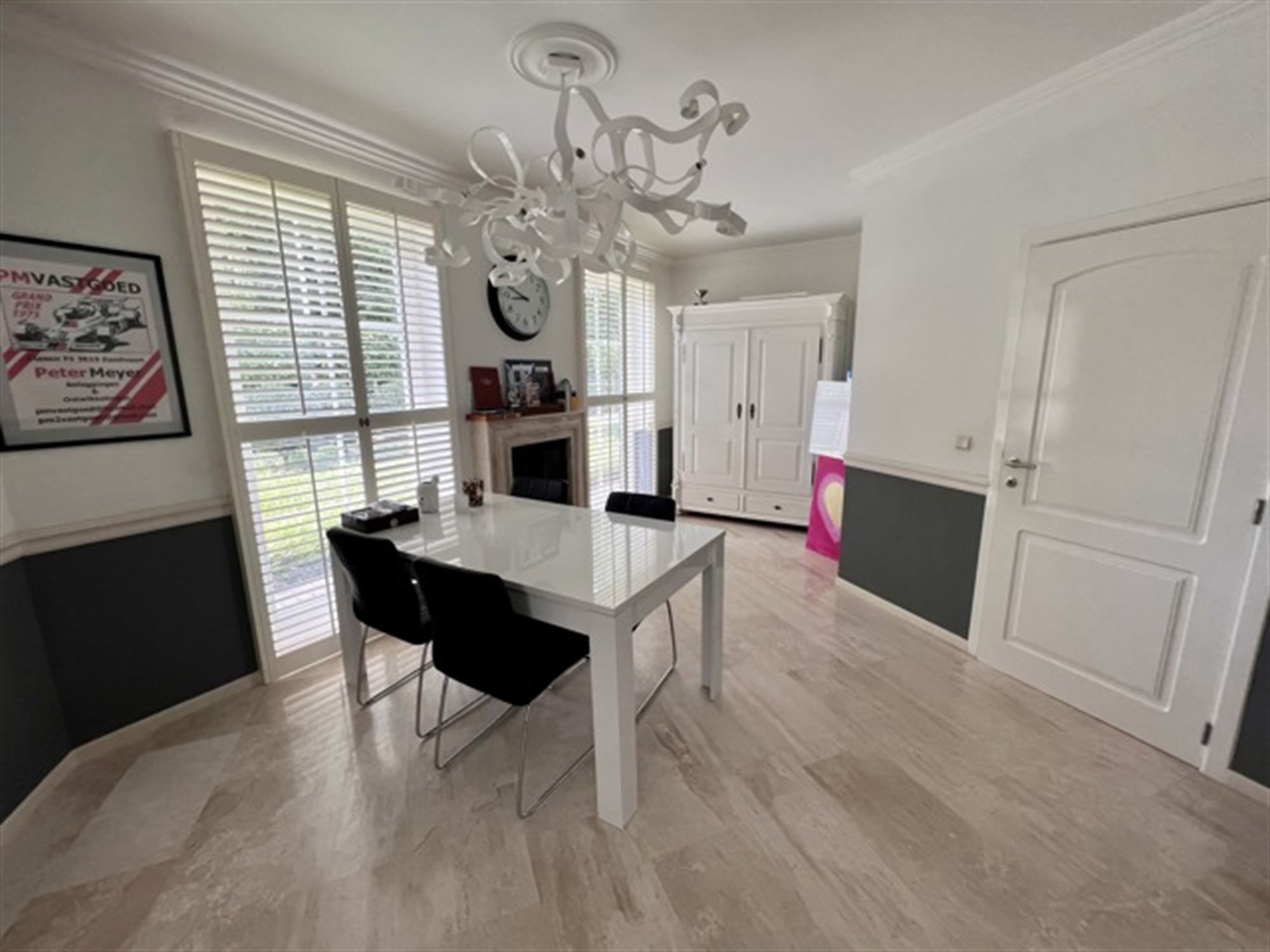Villa met binnen en buitenzwembad foto 7