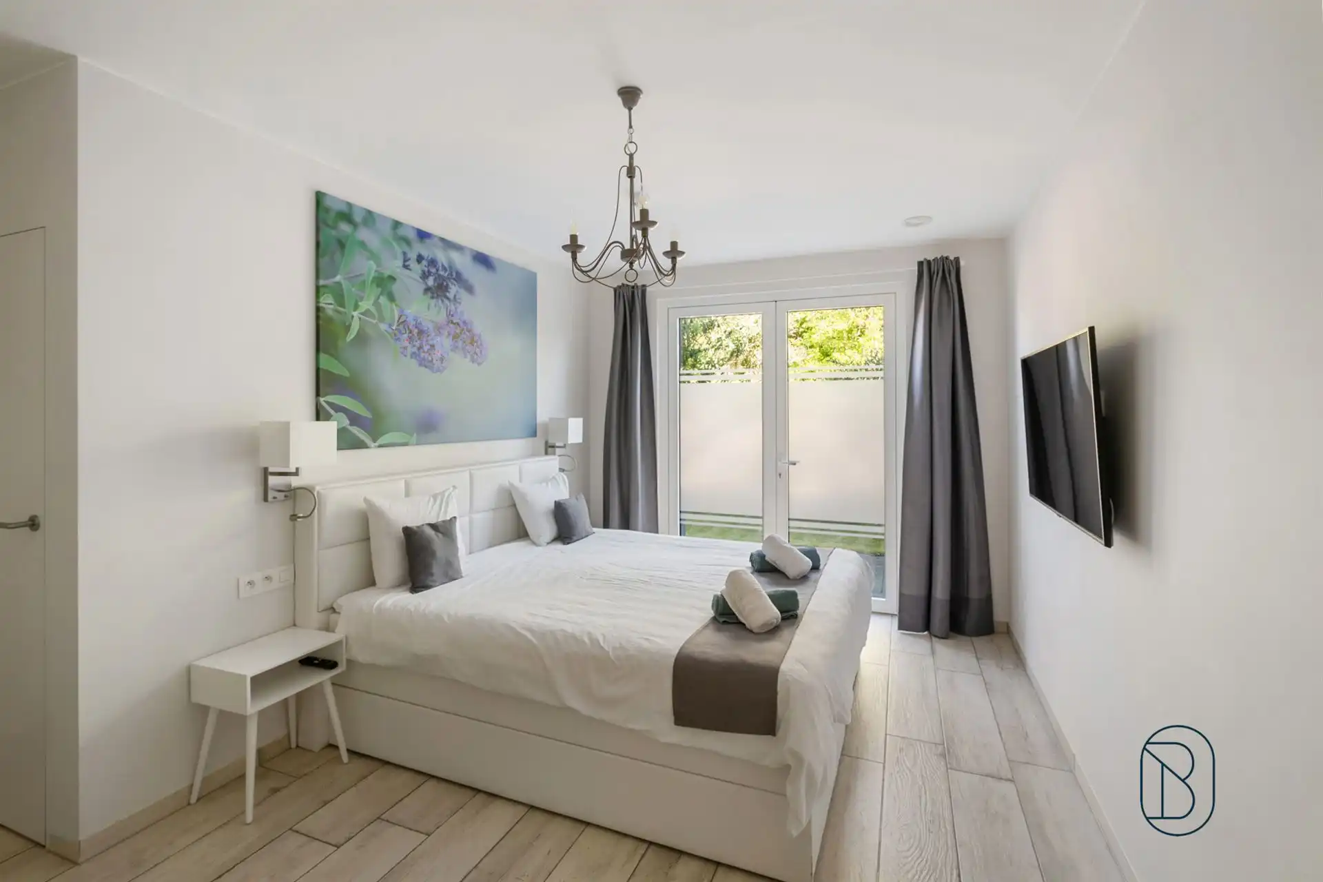 Exclusieve villa met 7 slpk, zwembad en tuin met open zicht foto 21