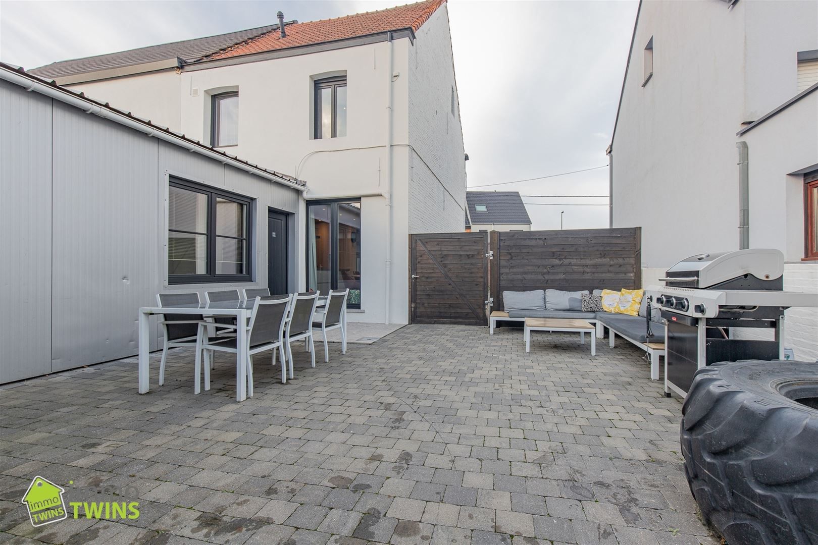 Gerenoveerde woning met loods, oprit en tuin te Grembergen foto 24