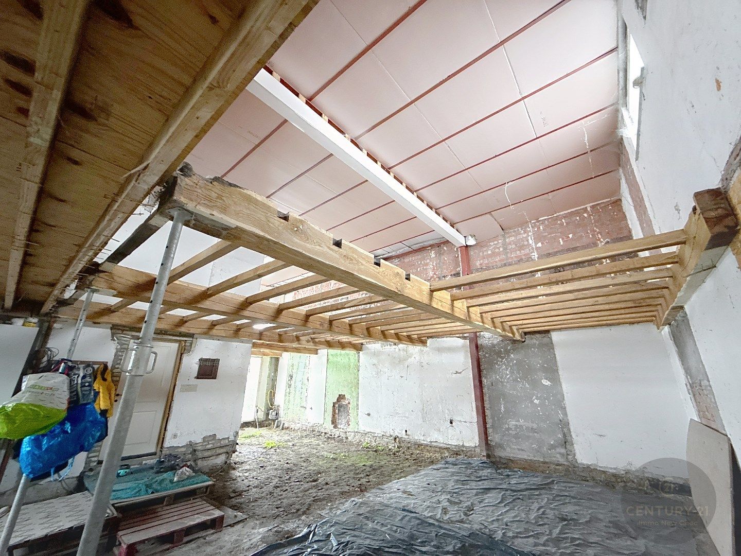 RUIME WONING met LOODS en WERKPLAATS foto 23
