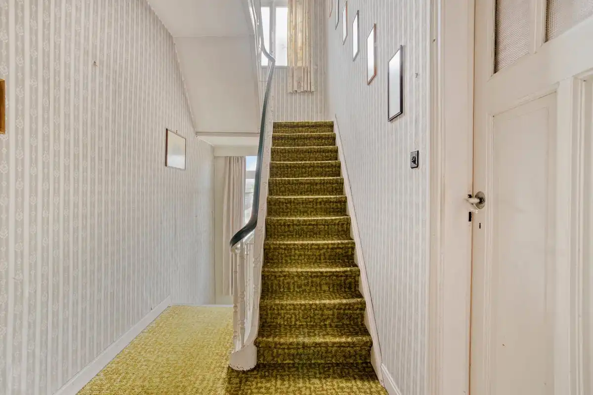 Woning met karakter en veel renovatiepotentieel in Gullegem foto 14