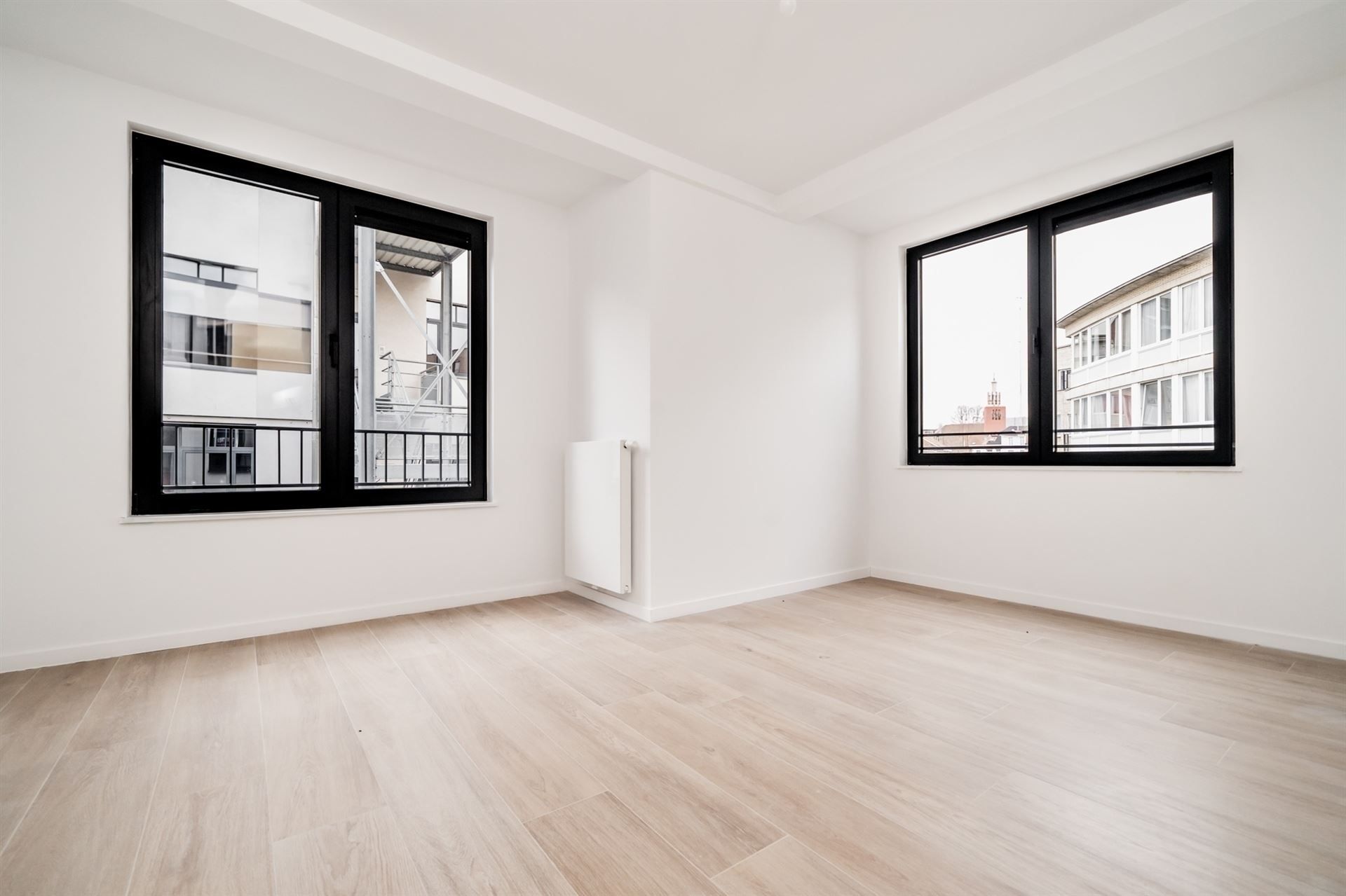 Dicht bij het Tour&Taxis-terrein, prachtig duplex penthouse met 3 slaapkamers foto 8