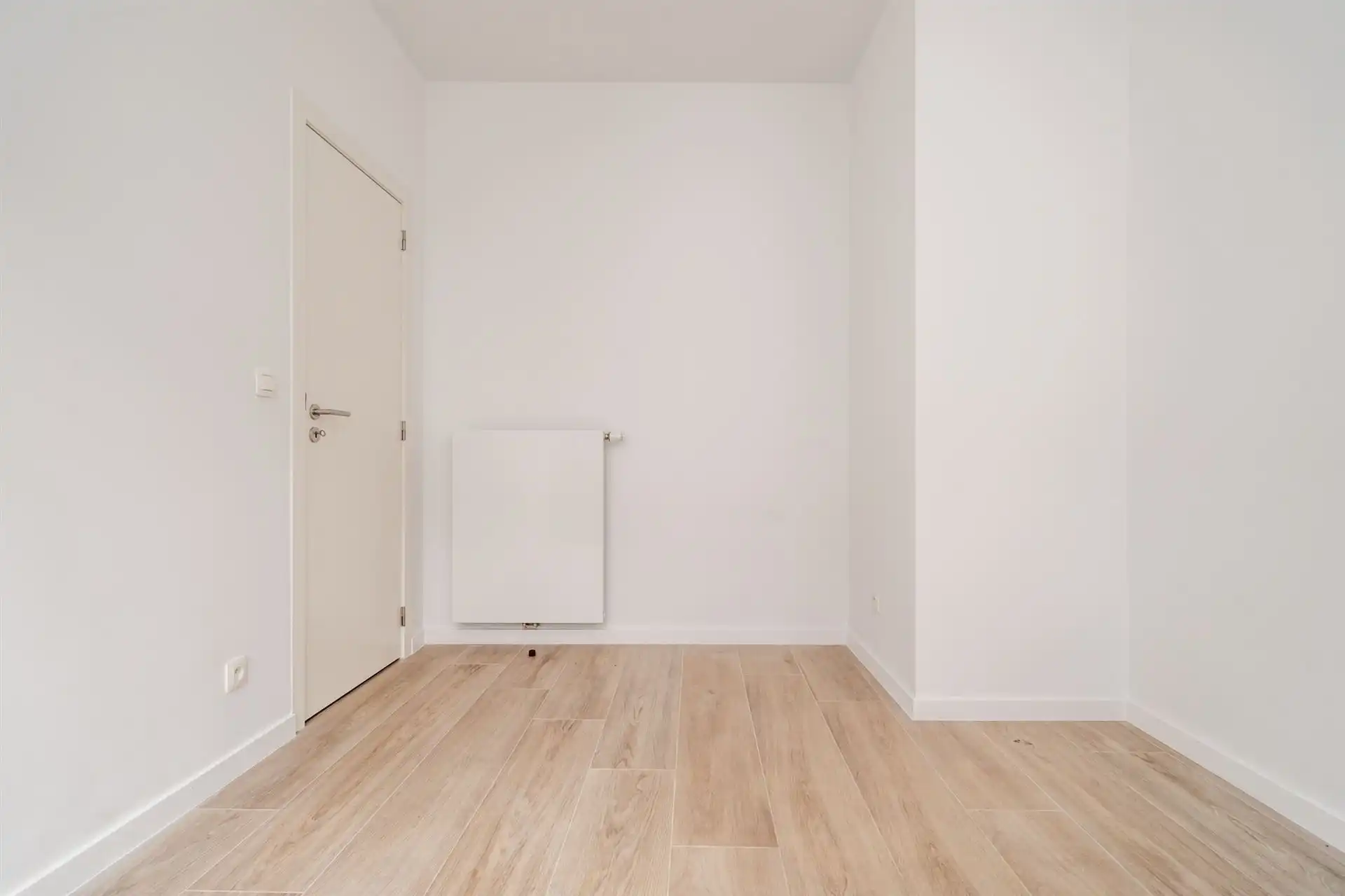 Dicht bij het Tour&Taxis-terrein, prachtig duplex penthouse met 3 slaapkamers foto 15