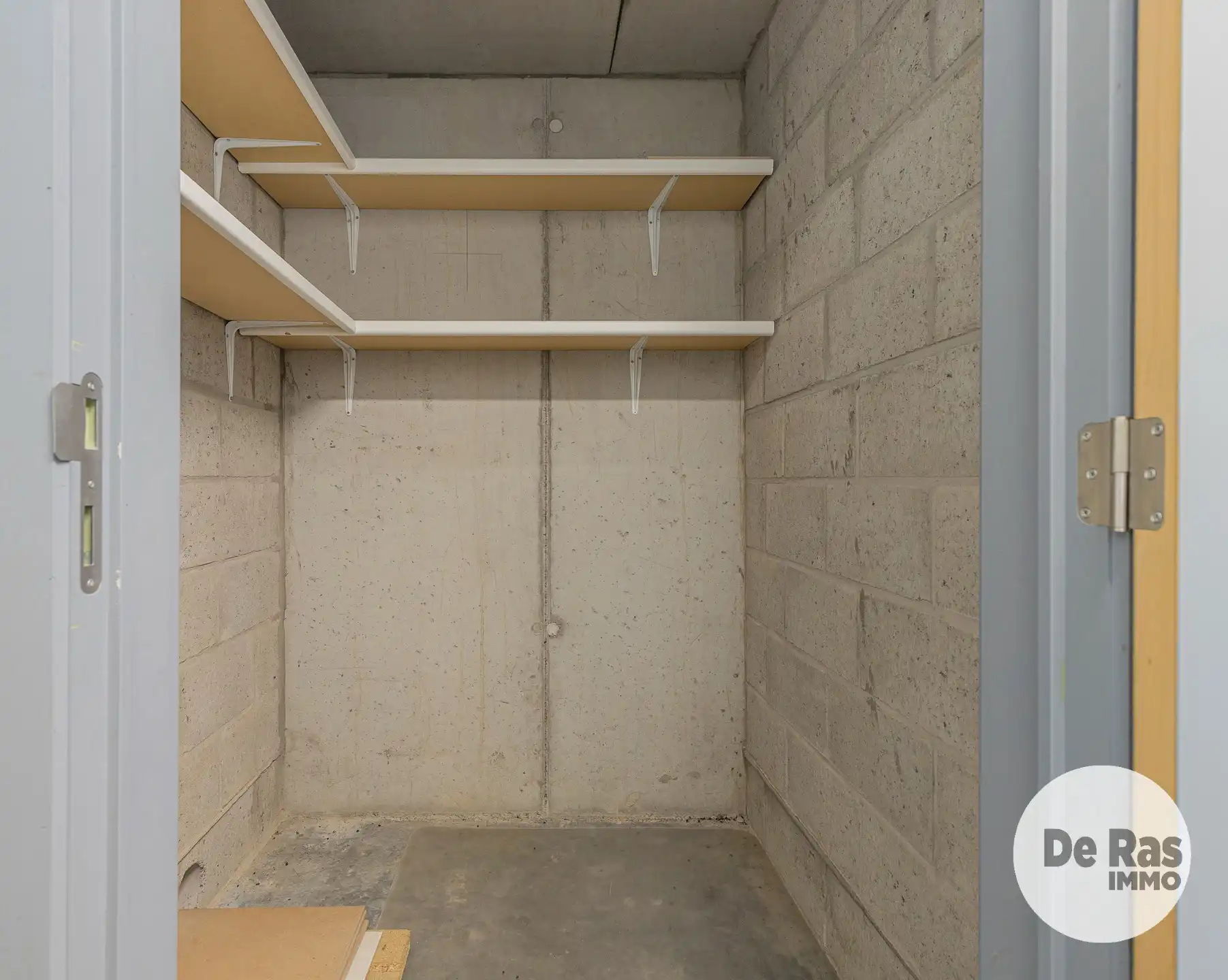 LEDE - Ruim en instapklaar appartement aan de markt van Lede foto 18