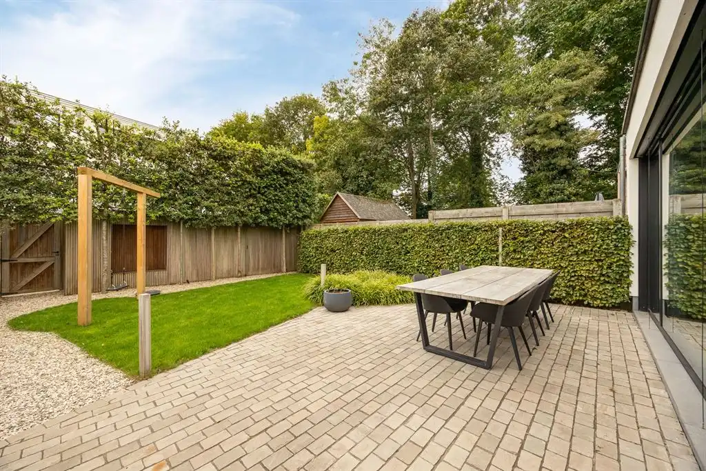 Moderne architecturale woning in een doodlopend straatje foto 21