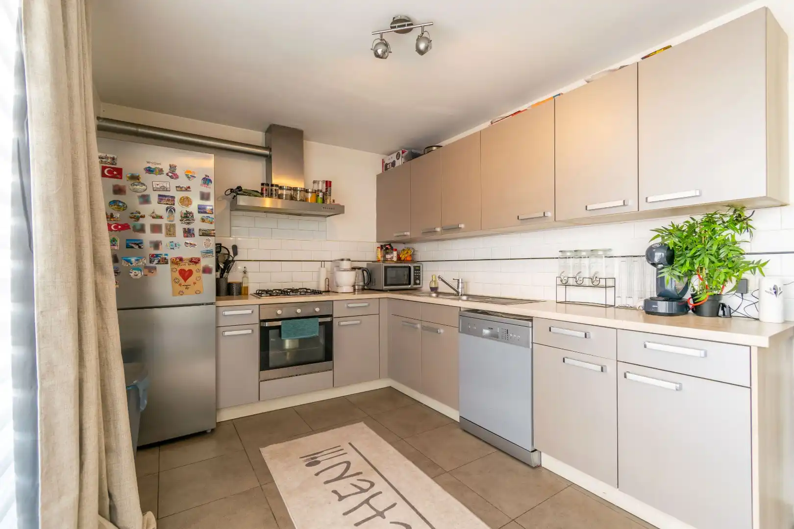 OPBRENGSTGEBOUW MET 4 RUIME APP + HANGAR (350m²)! foto 15