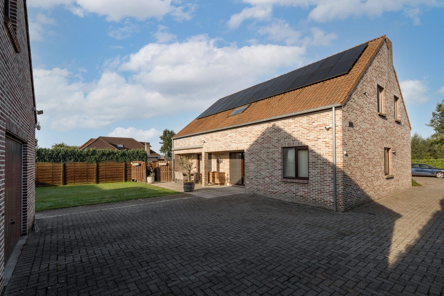 Vrijstaande woning met ruime garage en tuin, rustig gelegen nabij natuurgebied en Nederlandse grens foto 35