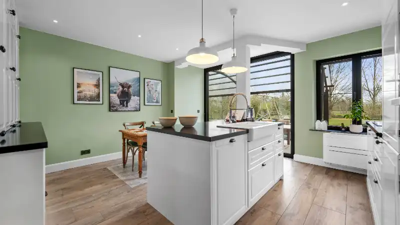 Ruime villa van 302m² op 36 are met zwembad en volledige onderkeldering foto 8